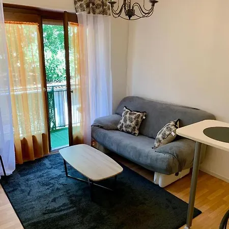 Agreable Appartement 2 Pieces A Forbach Avec Garage Ferme - Check In Autonome Buitenkant foto
