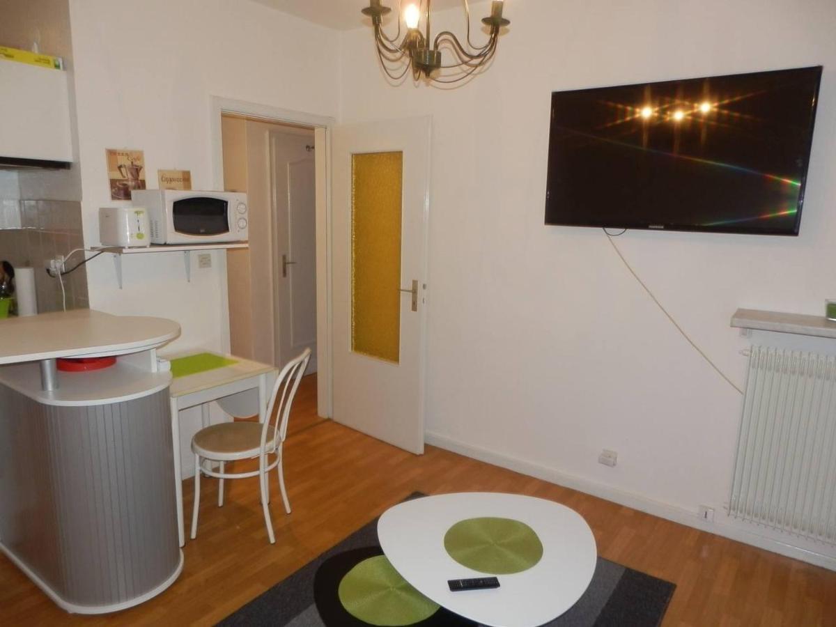 Agreable 2 Pieces A Avec Garage Ferme - Check In Autonome Forbach