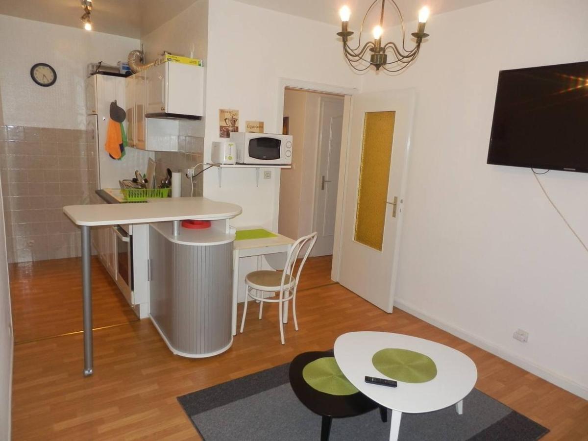 Agreable 2 Pieces A Avec Garage Ferme - Check In Autonome